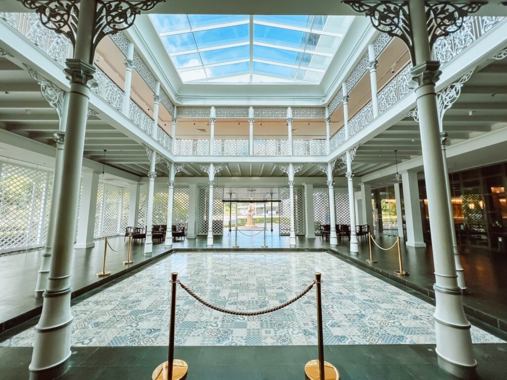 Ramada Plaza by Wyndham Chao Fah